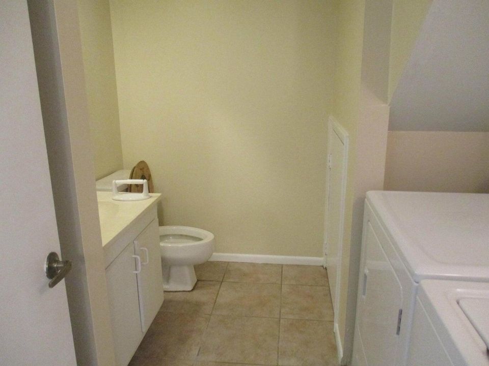 .5 Bath Laundry