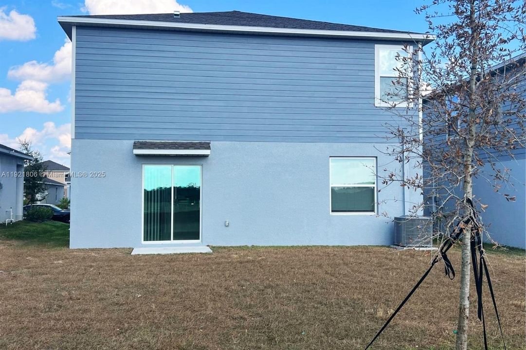 For Rent: $2,050 (4 beds, 2 baths, 1880 Square Feet)