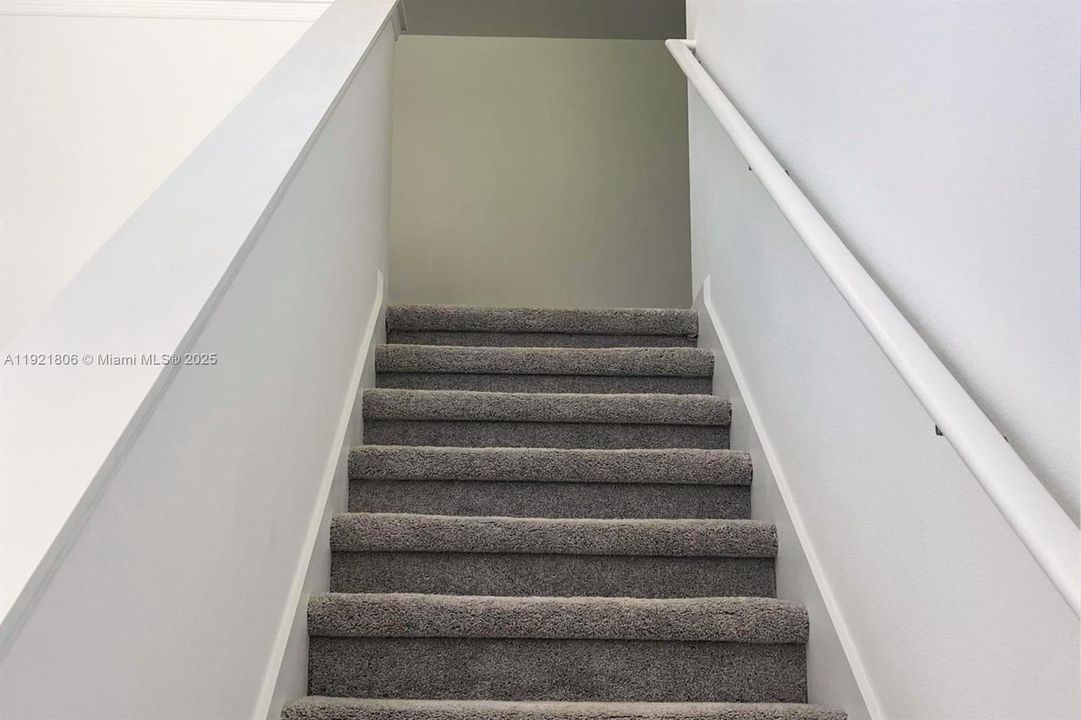 For Rent: $2,050 (4 beds, 2 baths, 1880 Square Feet)