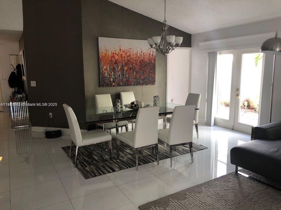 В аренду: $4,390 (3 спален, 2 ванн, 2271 Квадратных фут)