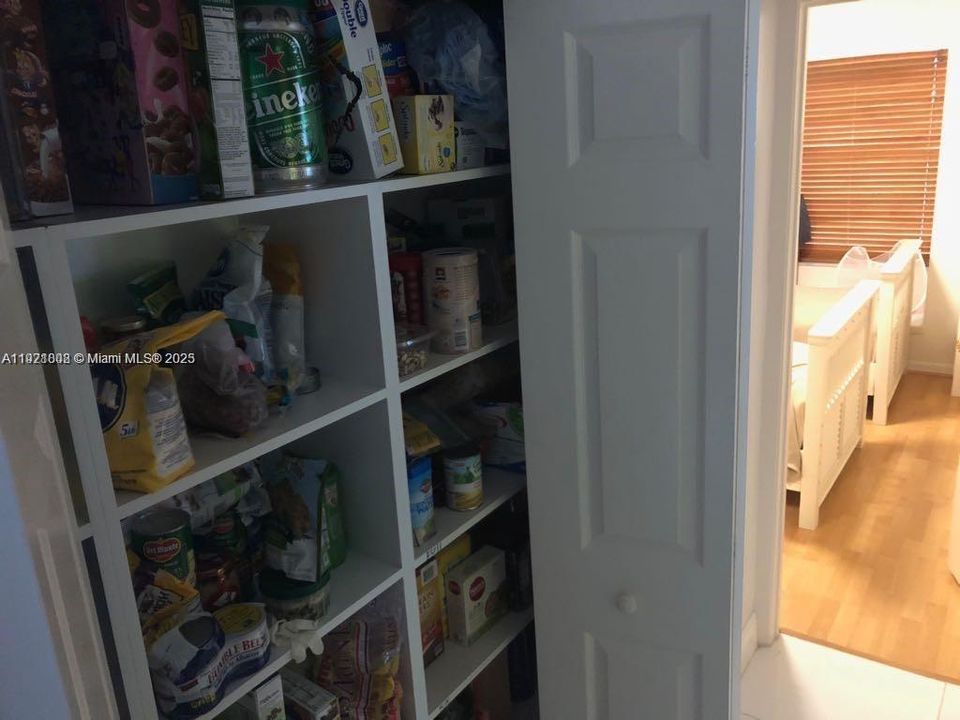 В аренду: $4,390 (3 спален, 2 ванн, 2271 Квадратных фут)