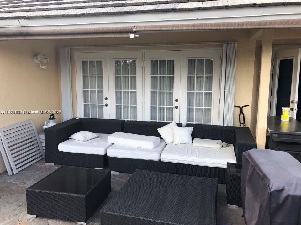 В аренду: $4,390 (3 спален, 2 ванн, 2271 Квадратных фут)