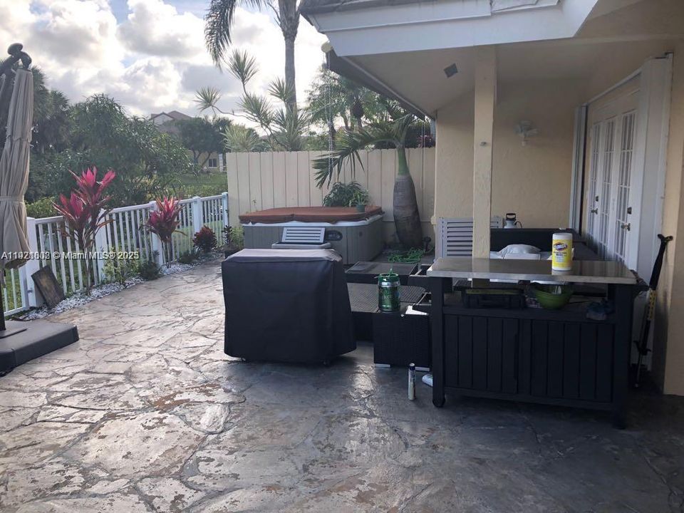 В аренду: $4,390 (3 спален, 2 ванн, 2271 Квадратных фут)