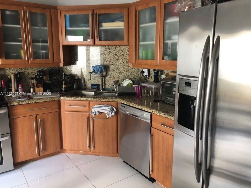 В аренду: $4,390 (3 спален, 2 ванн, 2271 Квадратных фут)