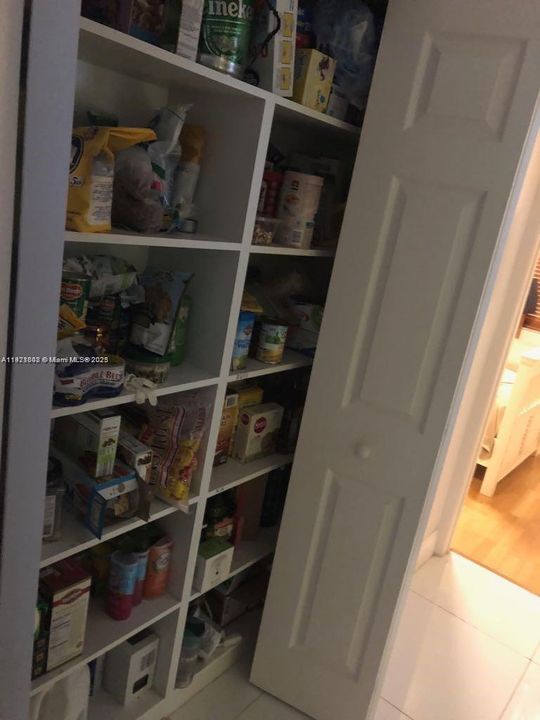 В аренду: $4,390 (3 спален, 2 ванн, 2271 Квадратных фут)