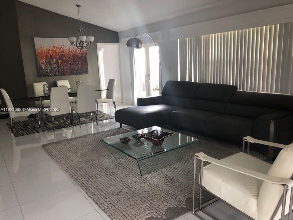 В аренду: $4,390 (3 спален, 2 ванн, 2271 Квадратных фут)