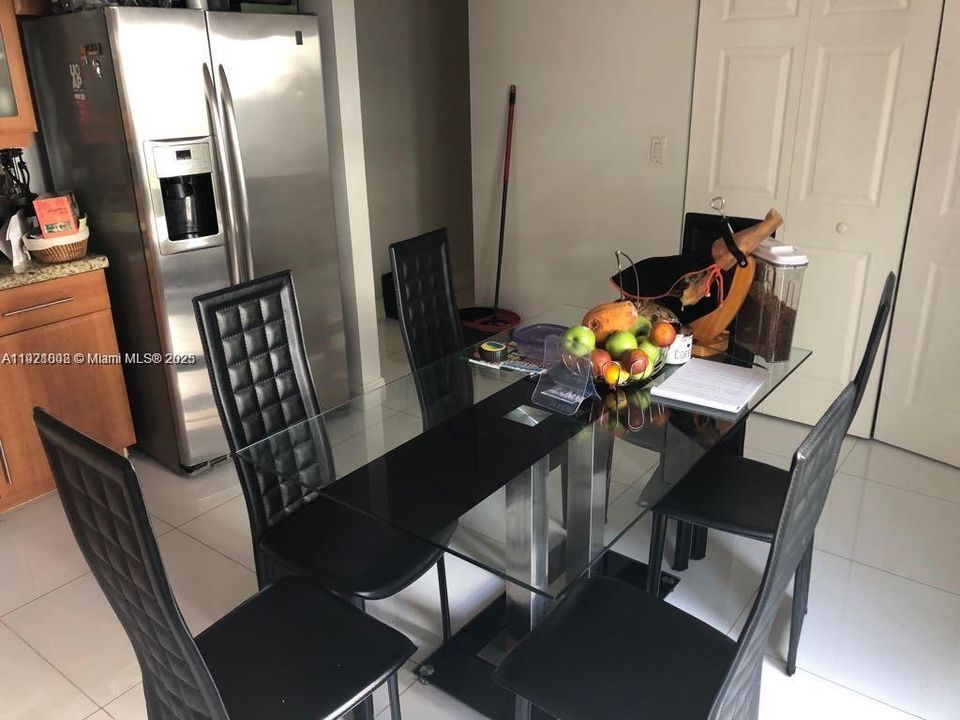 В аренду: $4,390 (3 спален, 2 ванн, 2271 Квадратных фут)