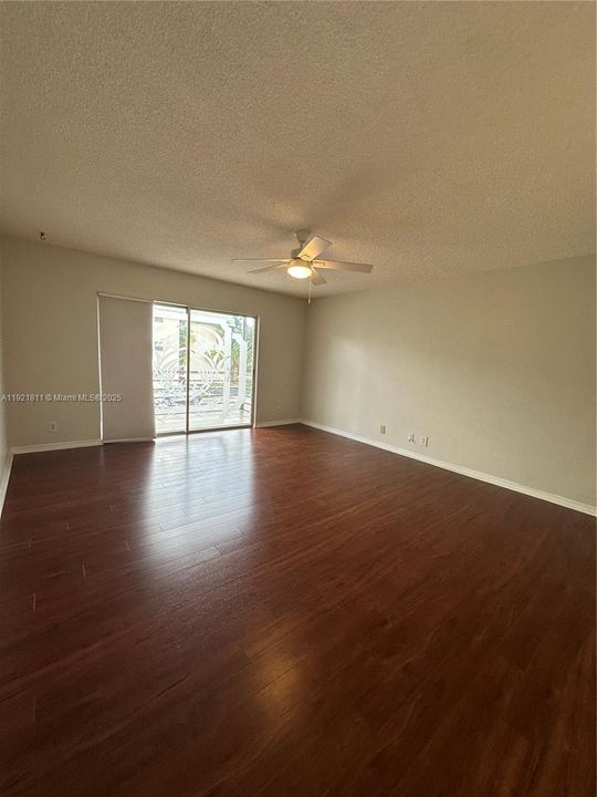 For Rent: $2,000 (2 beds, 2 baths, 1131 Square Feet)