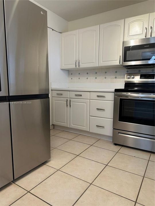 For Rent: $2,000 (2 beds, 2 baths, 1131 Square Feet)