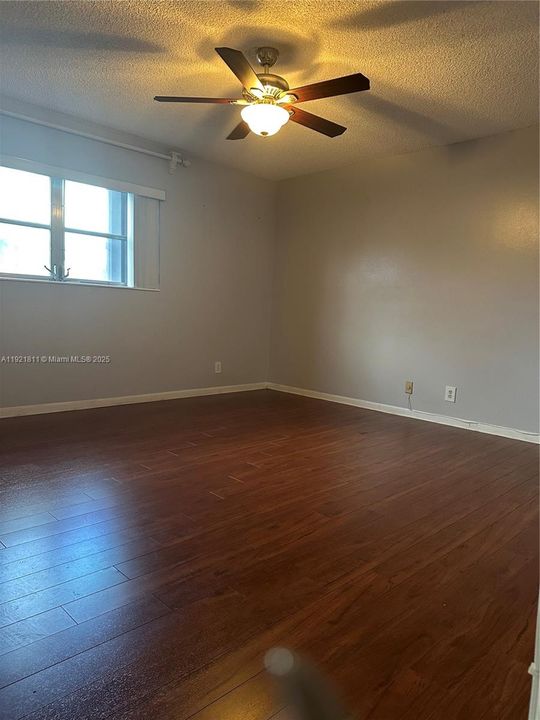 For Rent: $2,000 (2 beds, 2 baths, 1131 Square Feet)
