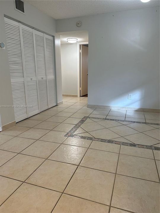 For Rent: $2,000 (2 beds, 2 baths, 1131 Square Feet)