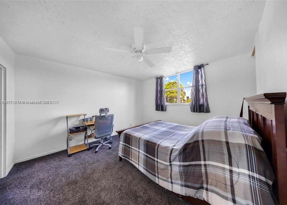 For Sale: $125,000 (2 beds, 2 baths, 865 Square Feet)