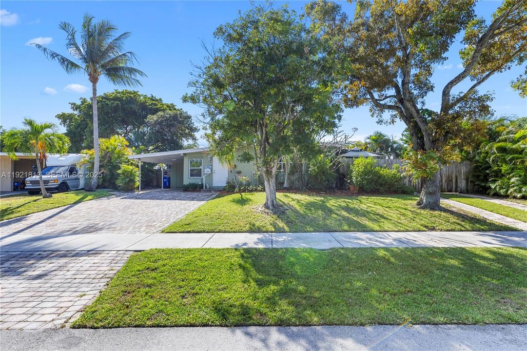 For Sale: $425,000 (3 beds, 2 baths, 1560 Square Feet)