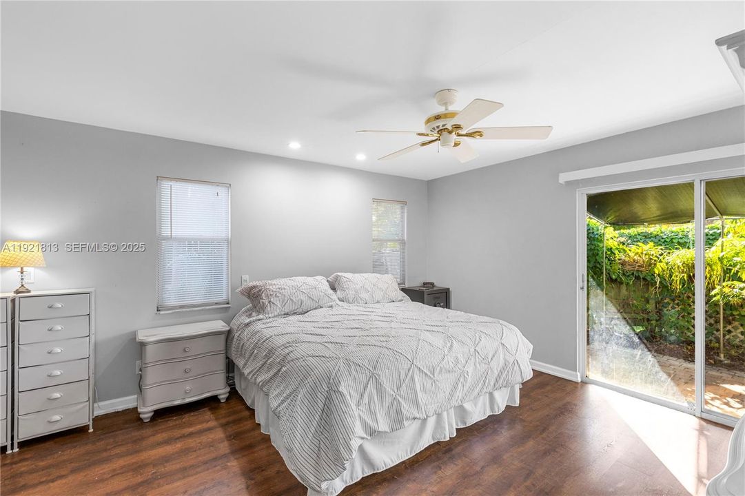 For Sale: $425,000 (3 beds, 2 baths, 1560 Square Feet)