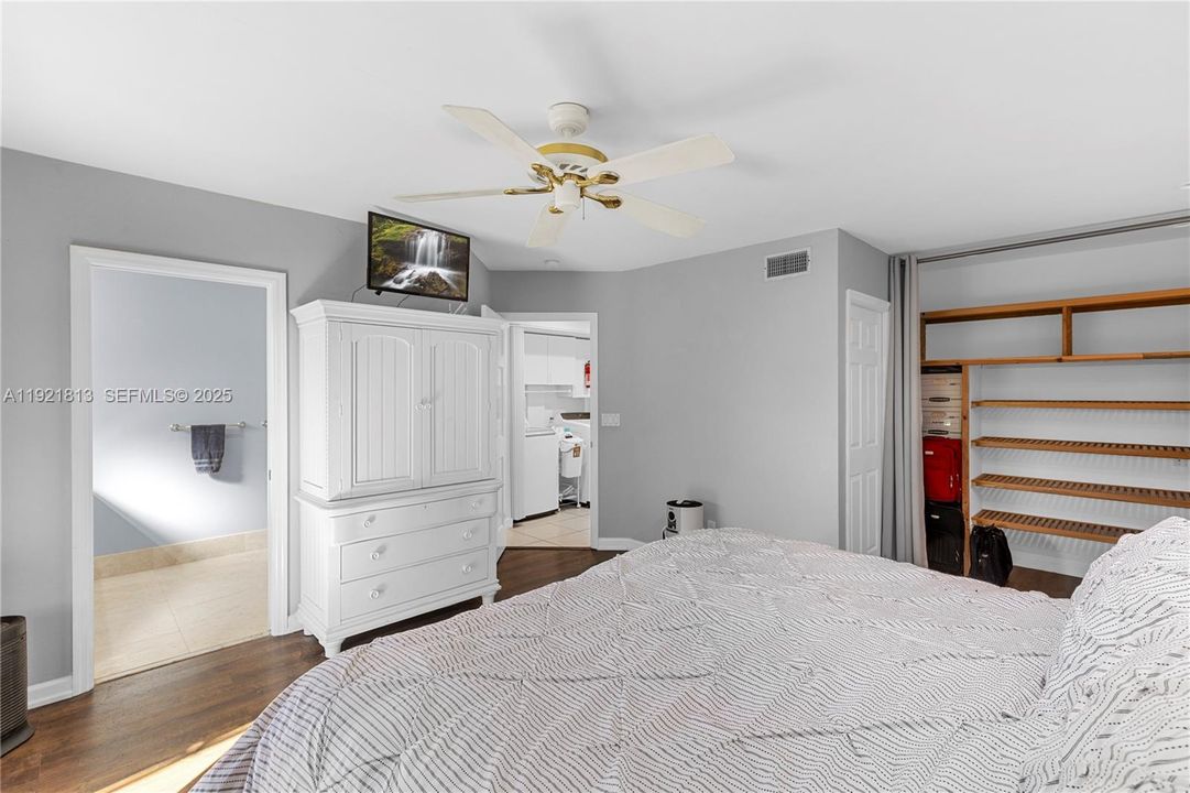 For Sale: $425,000 (3 beds, 2 baths, 1560 Square Feet)