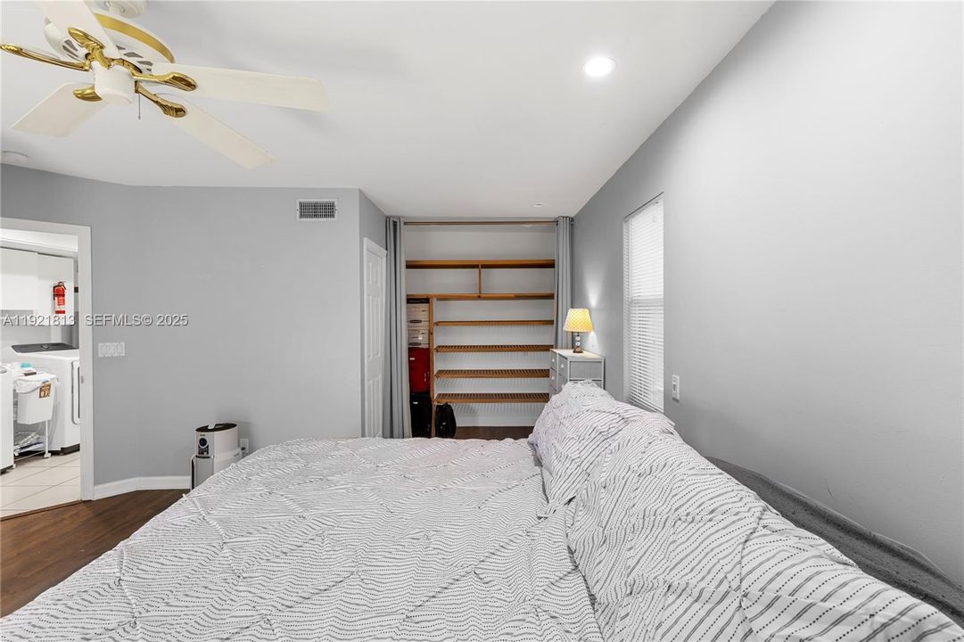 For Sale: $425,000 (3 beds, 2 baths, 1560 Square Feet)