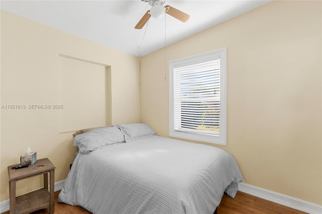 For Sale: $425,000 (3 beds, 2 baths, 1560 Square Feet)