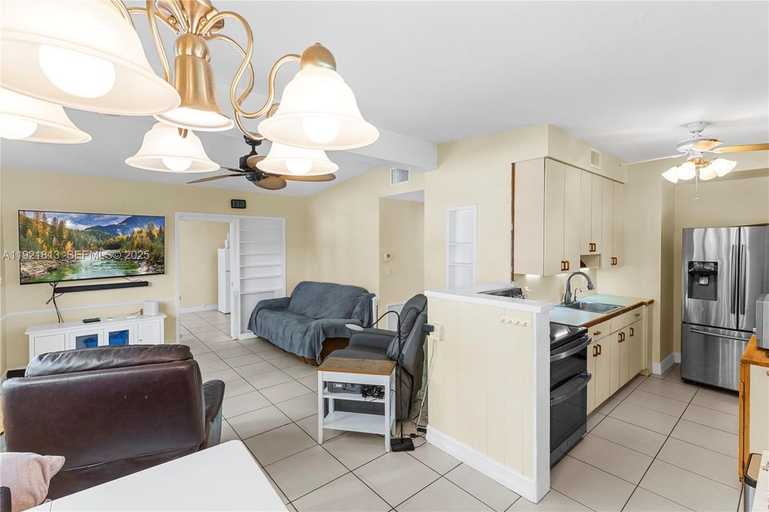 For Sale: $425,000 (3 beds, 2 baths, 1560 Square Feet)