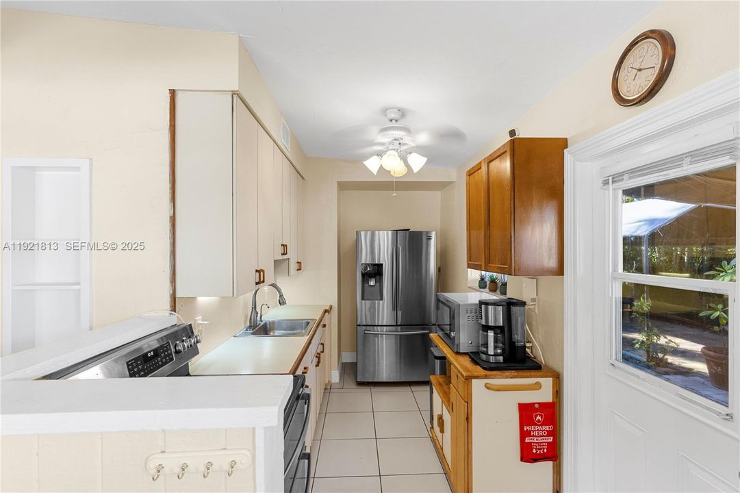 For Sale: $425,000 (3 beds, 2 baths, 1560 Square Feet)