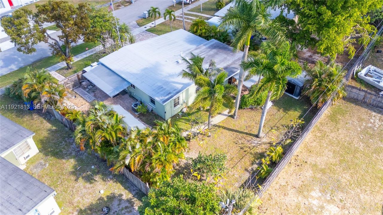 For Sale: $425,000 (3 beds, 2 baths, 1560 Square Feet)