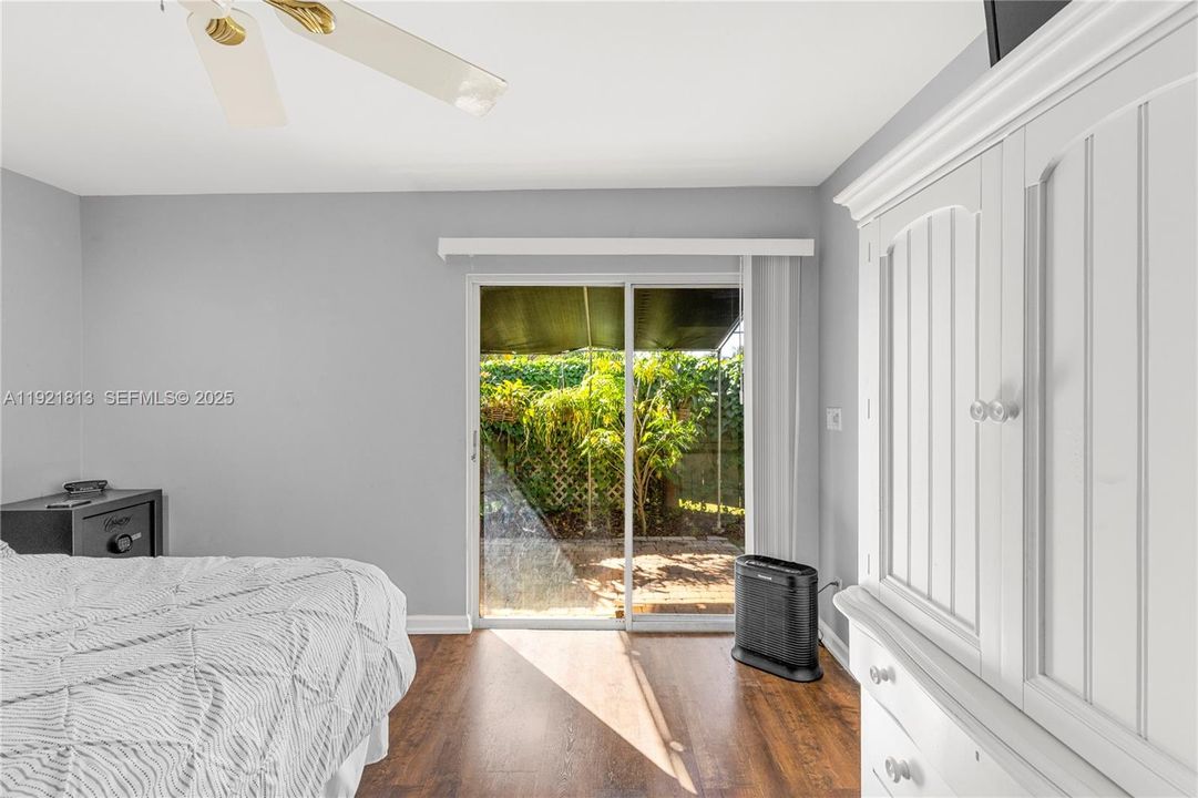 For Sale: $425,000 (3 beds, 2 baths, 1560 Square Feet)