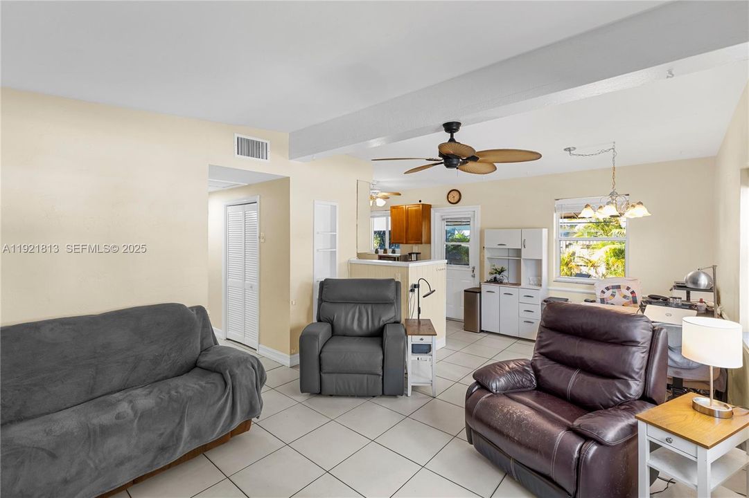 For Sale: $425,000 (3 beds, 2 baths, 1560 Square Feet)