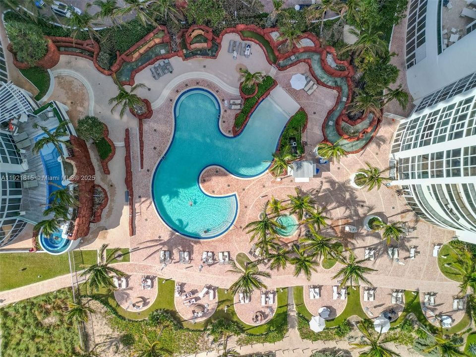 For Rent: $8,750 (2 beds, 2 baths, 1614 Square Feet)