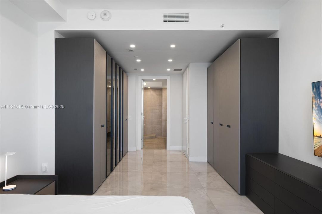 For Rent: $8,750 (2 beds, 2 baths, 1614 Square Feet)