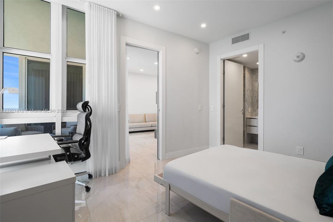 For Rent: $8,750 (2 beds, 2 baths, 1614 Square Feet)