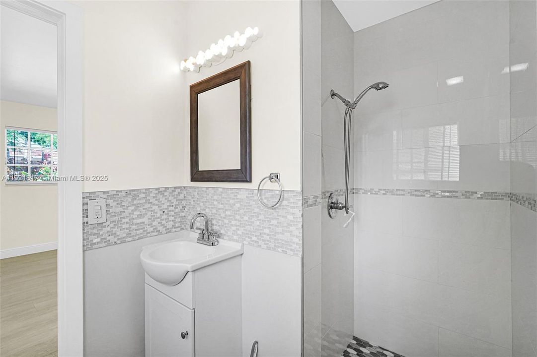 待售: $975,000 (3 贝兹, 2 浴室, 1468 平方英尺)