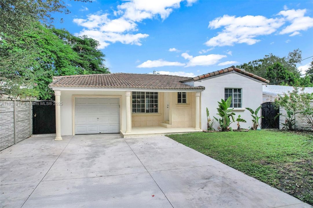 待售: $975,000 (3 贝兹, 2 浴室, 1468 平方英尺)