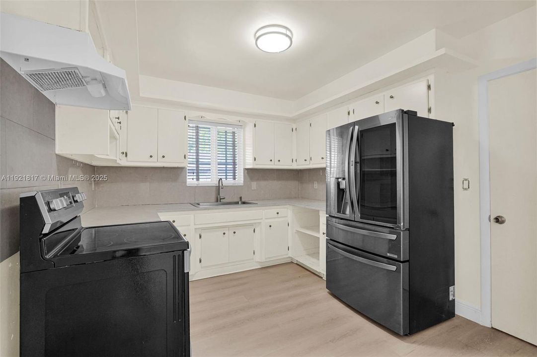 待售: $975,000 (3 贝兹, 2 浴室, 1468 平方英尺)