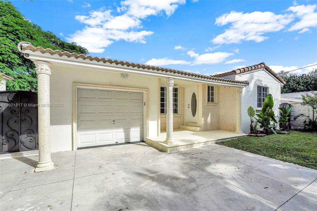 待售: $975,000 (3 贝兹, 2 浴室, 1468 平方英尺)