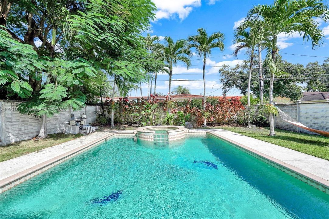 待售: $975,000 (3 贝兹, 2 浴室, 1468 平方英尺)