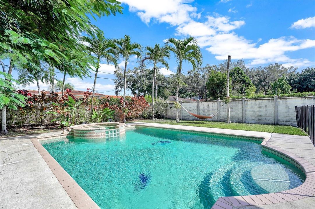 待售: $975,000 (3 贝兹, 2 浴室, 1468 平方英尺)