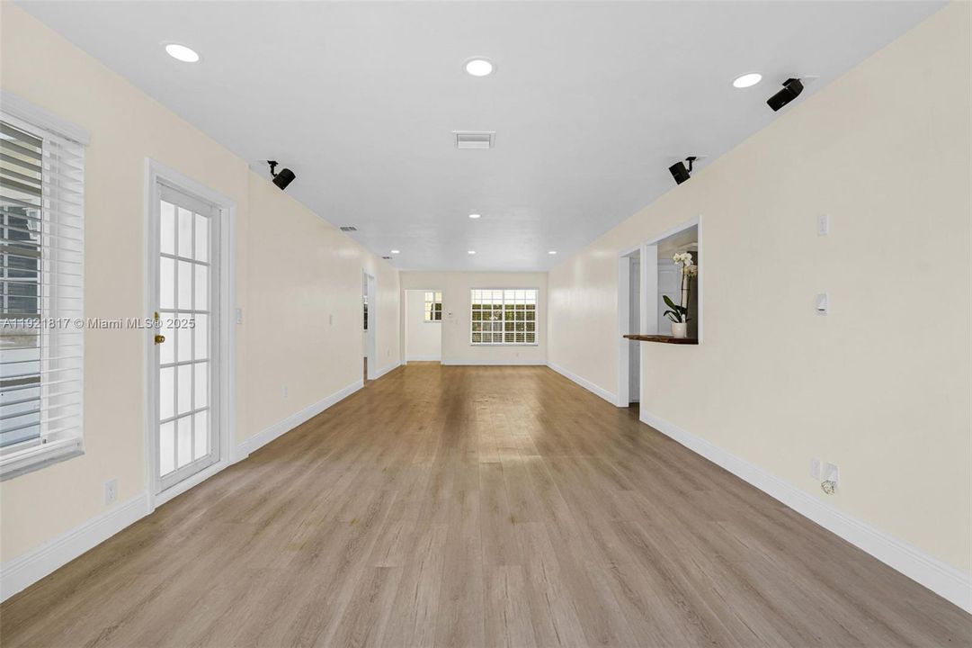 待售: $975,000 (3 贝兹, 2 浴室, 1468 平方英尺)