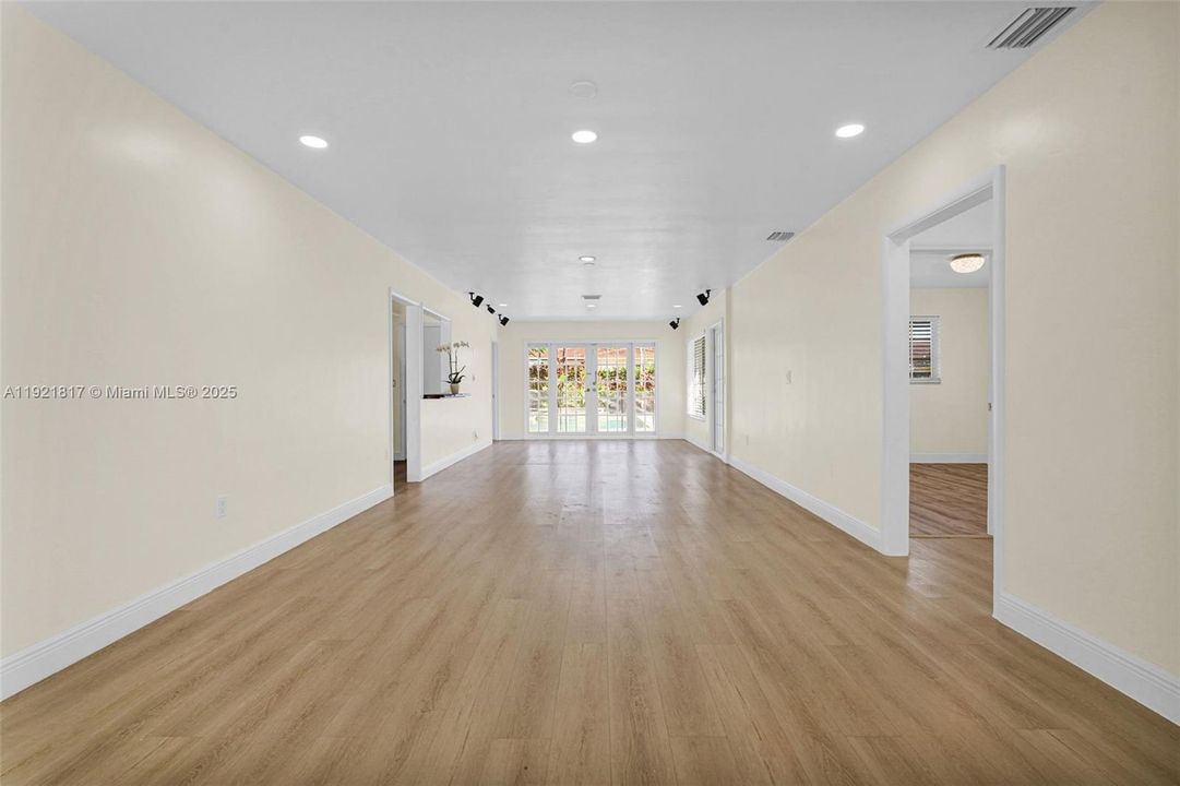 待售: $975,000 (3 贝兹, 2 浴室, 1468 平方英尺)