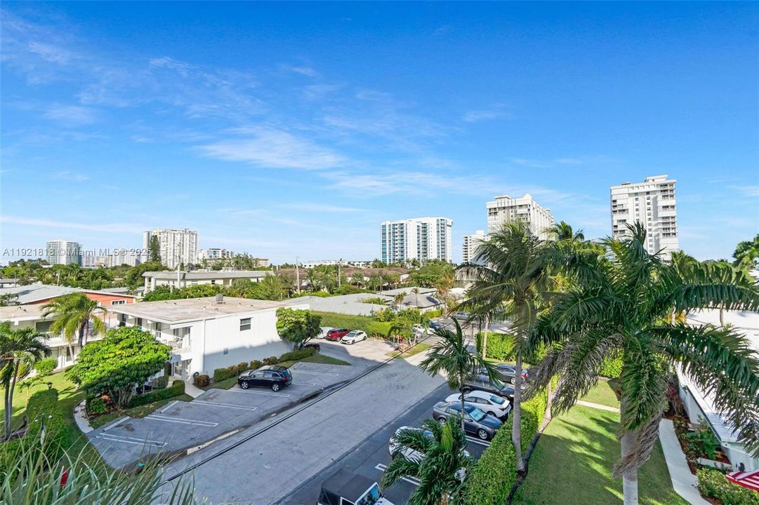 На продажу: $374,900 (2 спален, 2 ванн, 1434 Квадратных фут)