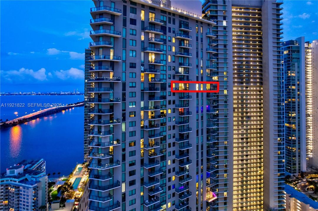 待售: $789,000 (2 贝兹, 2 浴室, 1084 平方英尺)