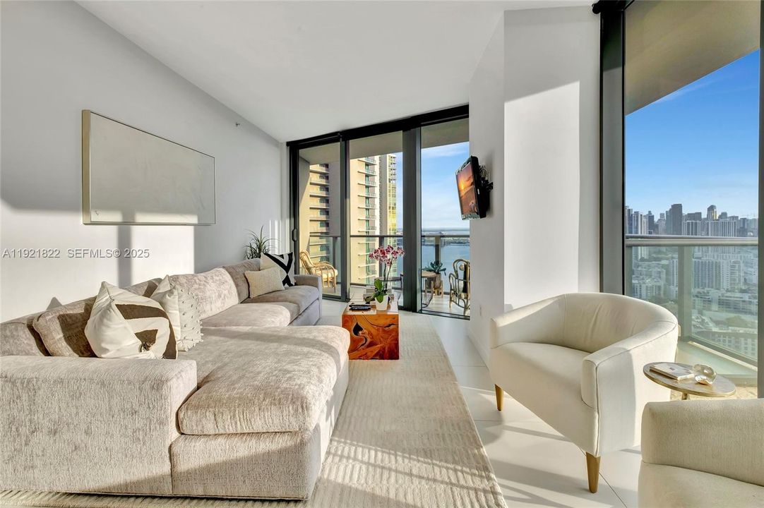 待售: $789,000 (2 贝兹, 2 浴室, 1084 平方英尺)