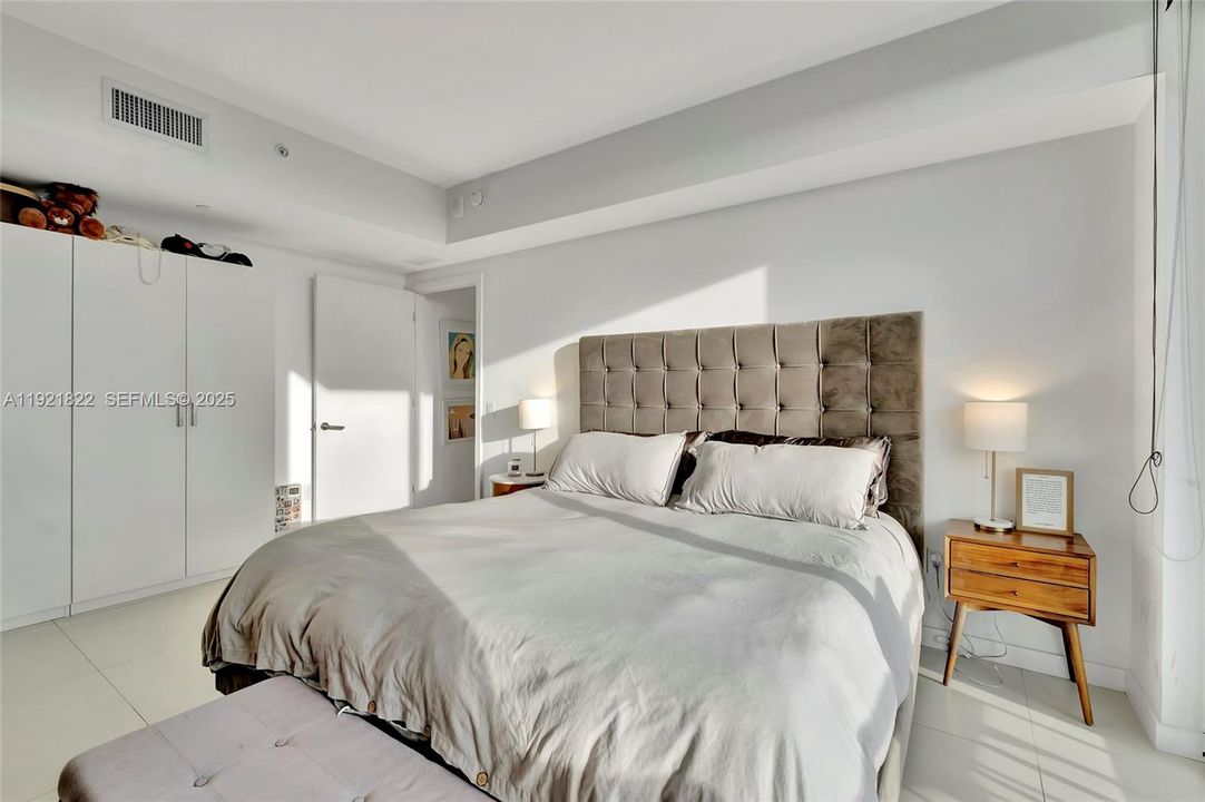 待售: $789,000 (2 贝兹, 2 浴室, 1084 平方英尺)