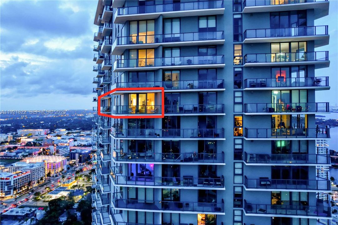 待售: $789,000 (2 贝兹, 2 浴室, 1084 平方英尺)