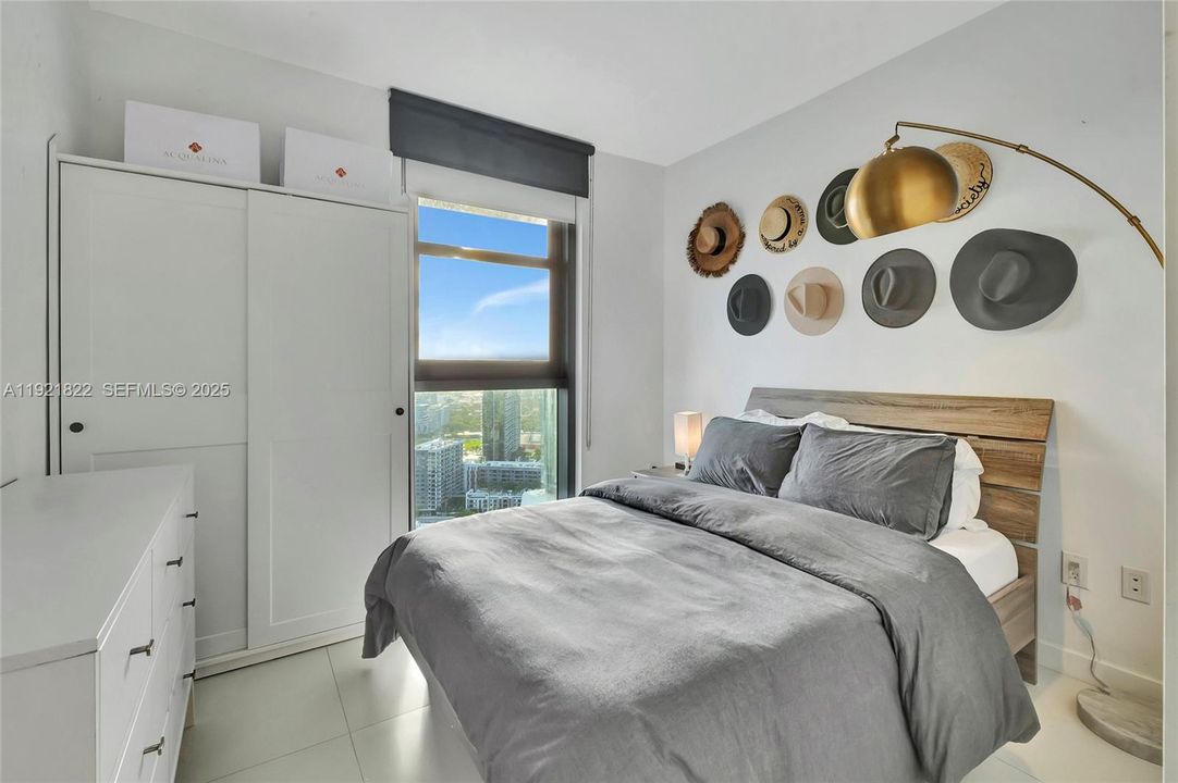 待售: $789,000 (2 贝兹, 2 浴室, 1084 平方英尺)