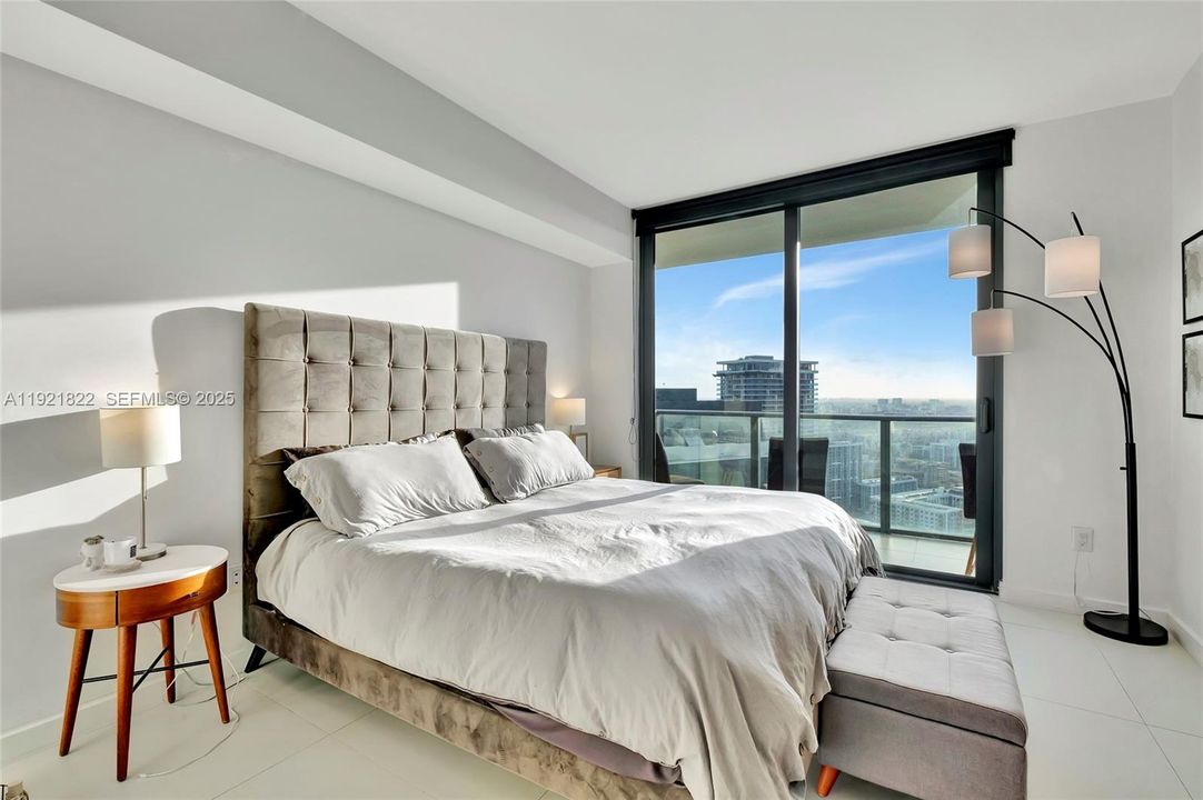 待售: $789,000 (2 贝兹, 2 浴室, 1084 平方英尺)