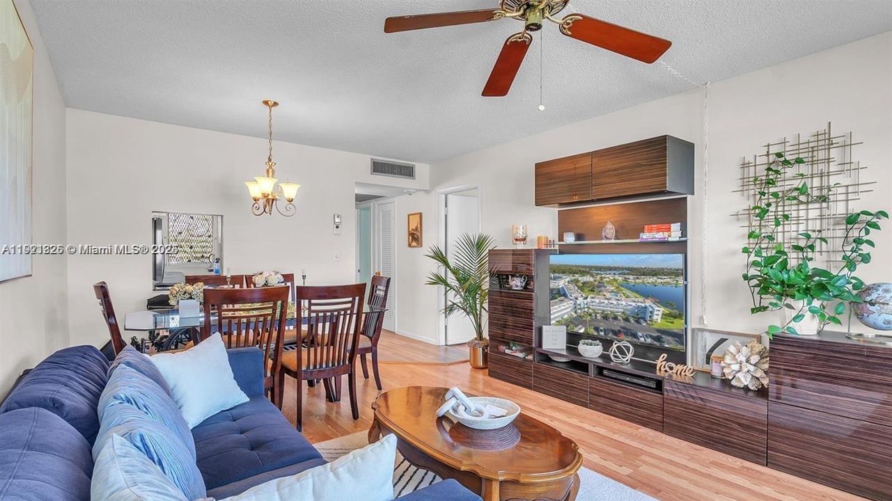 En Venta: $125,000 (1 camas, 1 baños, 703 Pies cuadrados)