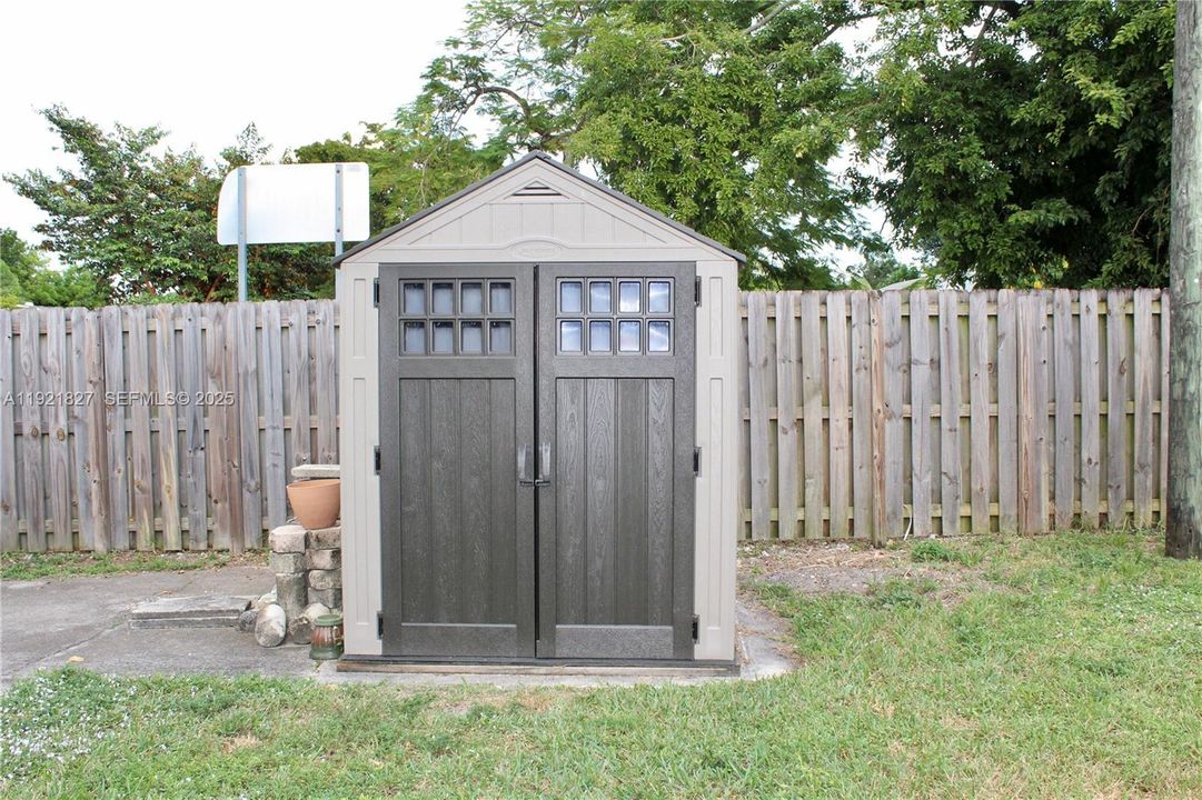 待售: $440,000 (3 贝兹, 2 浴室, 1100 平方英尺)