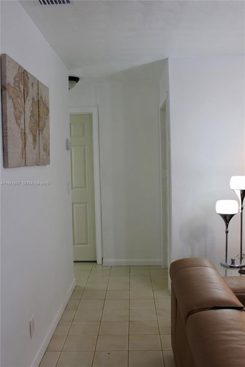 待售: $440,000 (3 贝兹, 2 浴室, 1100 平方英尺)