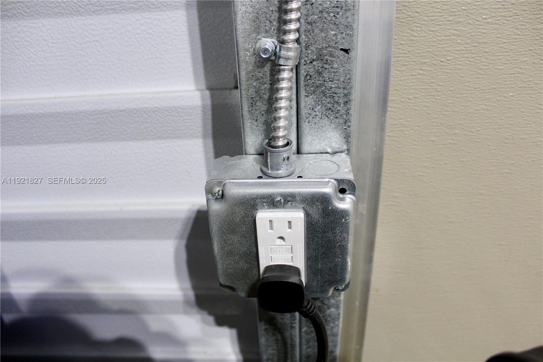 待售: $440,000 (3 贝兹, 2 浴室, 1100 平方英尺)