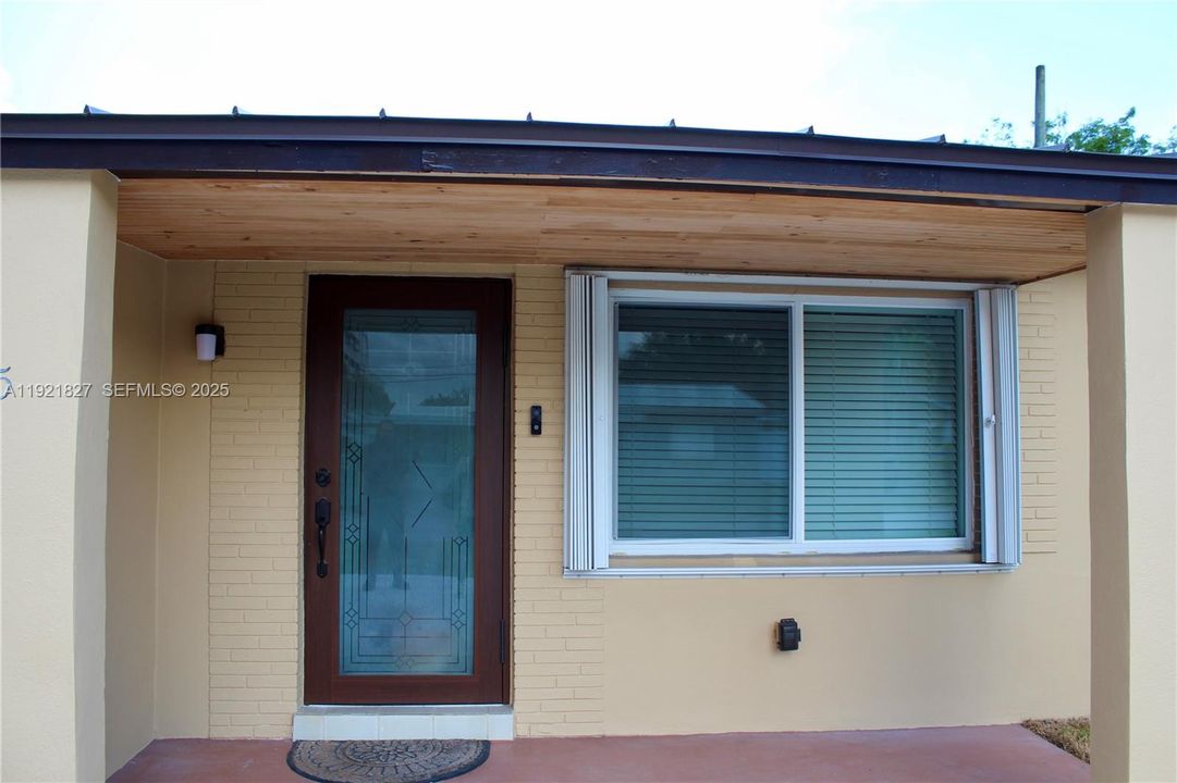 待售: $440,000 (3 贝兹, 2 浴室, 1100 平方英尺)