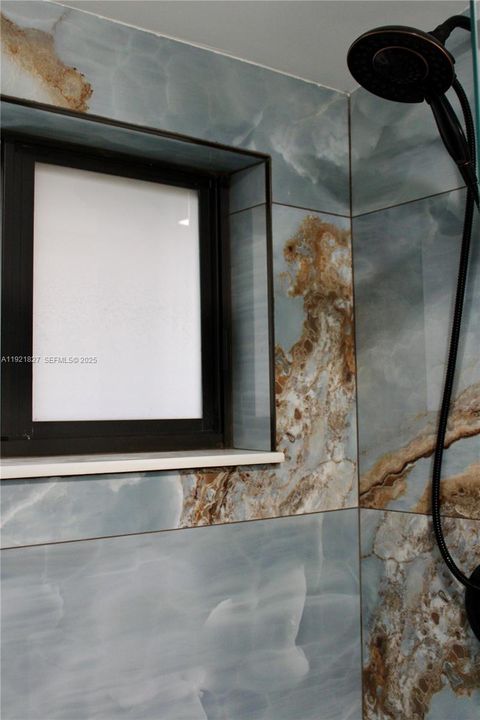 待售: $440,000 (3 贝兹, 2 浴室, 1100 平方英尺)